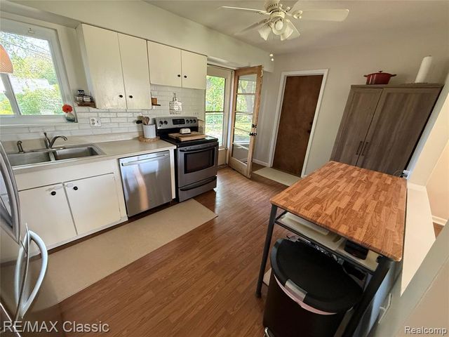 857 Panorama Drive, Milford, MI 48381