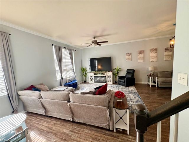 128 Daybeacon ST, Yorktown, VA 23692