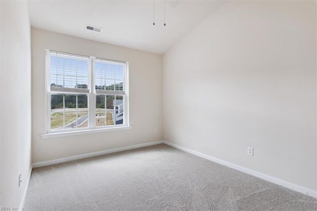 128 Daybeacon ST, Yorktown, VA 23692