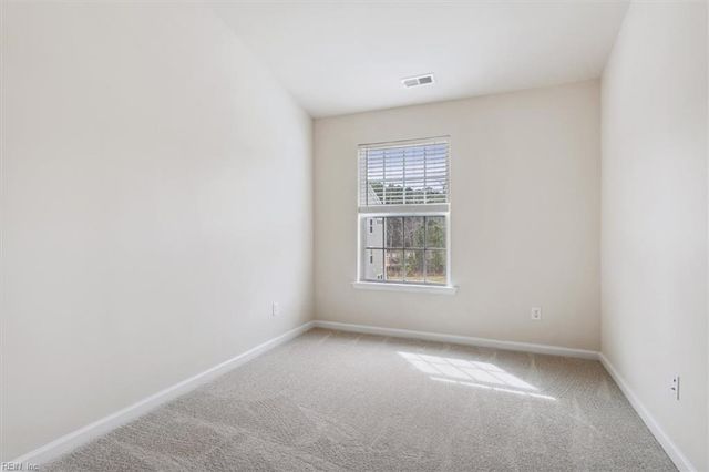 128 Daybeacon ST, Yorktown, VA 23692