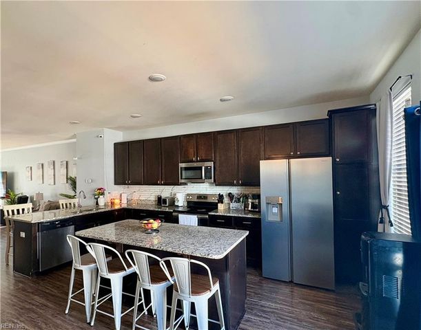 128 Daybeacon ST, Yorktown, VA 23692