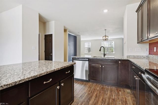 128 Daybeacon ST, Yorktown, VA 23692