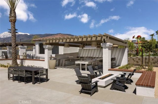 4933 Bracken Way, Fontana, CA 92336