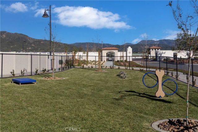 4933 Bracken Way, Fontana, CA 92336