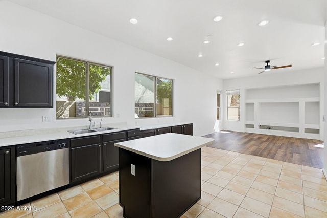 857 E DEL RIO Street, Gilbert, AZ 85295