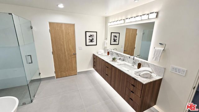 10572 Putney Road, Los Angeles, CA 90064
