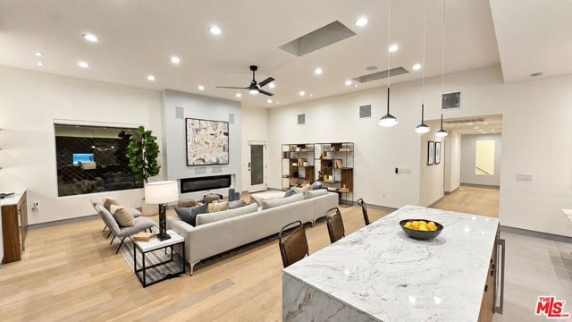 10572 Putney Road, Los Angeles, CA 90064