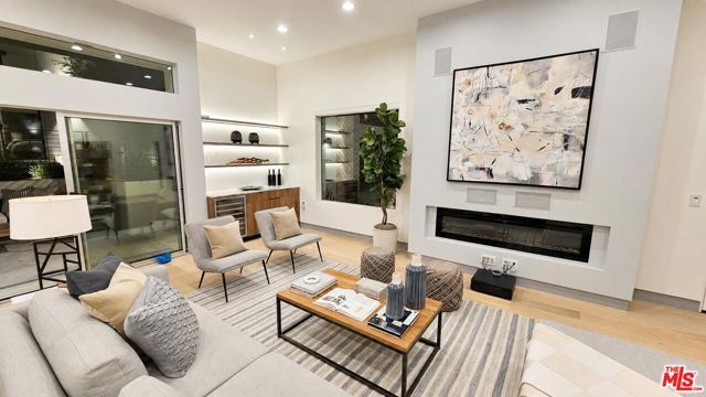 10572 Putney Road, Los Angeles, CA 90064