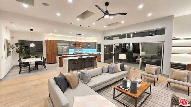 10572 Putney Road, Los Angeles, CA 90064