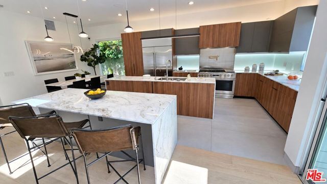 10572 Putney Road, Los Angeles, CA 90064