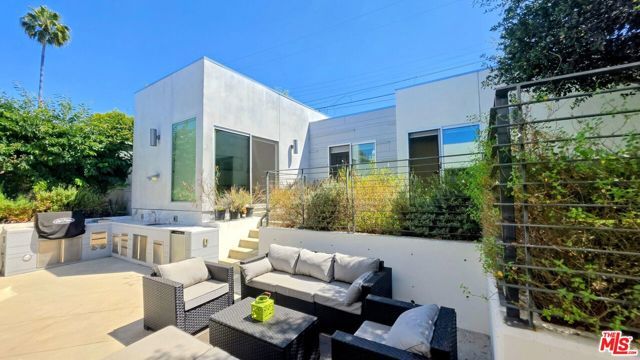 10572 Putney Road, Los Angeles, CA 90064