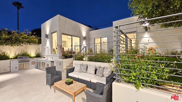 10572 Putney Road, Los Angeles, CA 90064