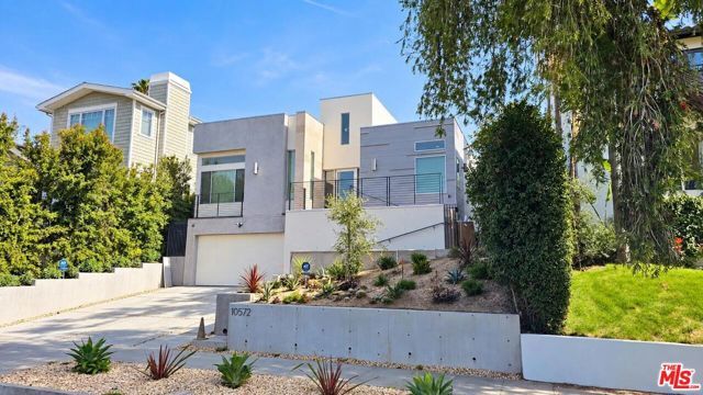 10572 Putney Road, Los Angeles, CA 90064