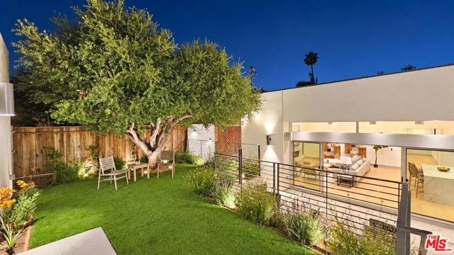 10572 Putney Road, Los Angeles, CA 90064