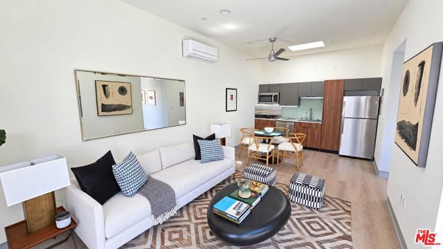10572 Putney Road, Los Angeles, CA 90064