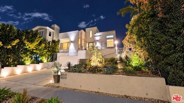 10572 Putney Road, Los Angeles, CA 90064