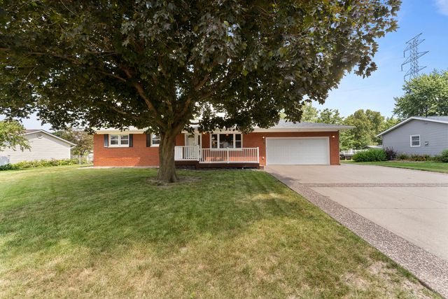 58 Douglas Drive, Coal Valley, IL 61240