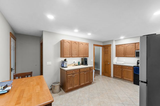 58 Douglas Drive, Coal Valley, IL 61240