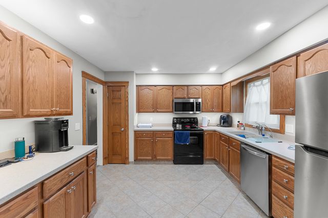 58 Douglas Drive, Coal Valley, IL 61240