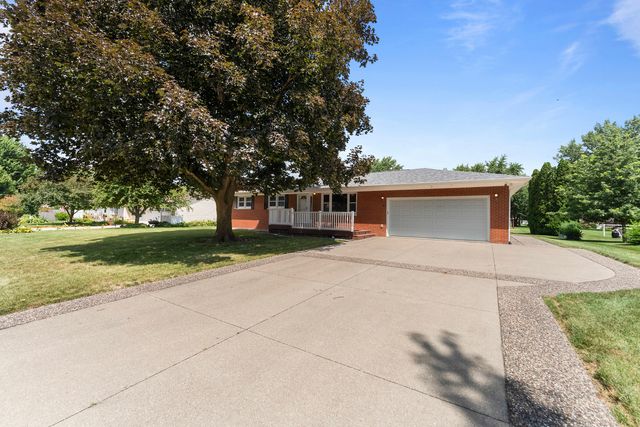 58 Douglas Drive, Coal Valley, IL 61240