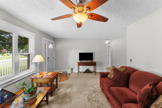 58 Douglas Drive, Coal Valley, IL 61240