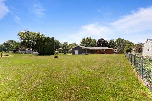 58 Douglas Drive, Coal Valley, IL 61240