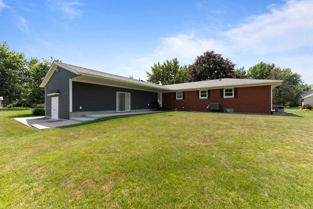 58 Douglas Drive, Coal Valley, IL 61240