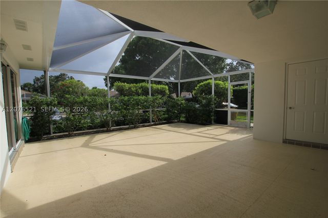4802 Water Oak Ct, Palm Beach Gardens, FL 33410