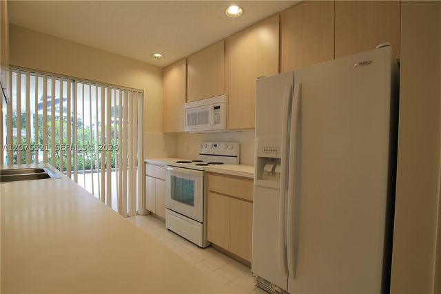 4802 Water Oak Ct, Palm Beach Gardens, FL 33410