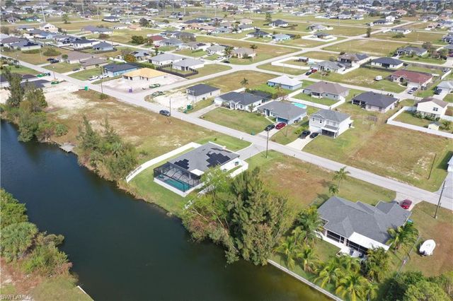 2110 NW 2nd AVE, Cape Coral, FL 33993
