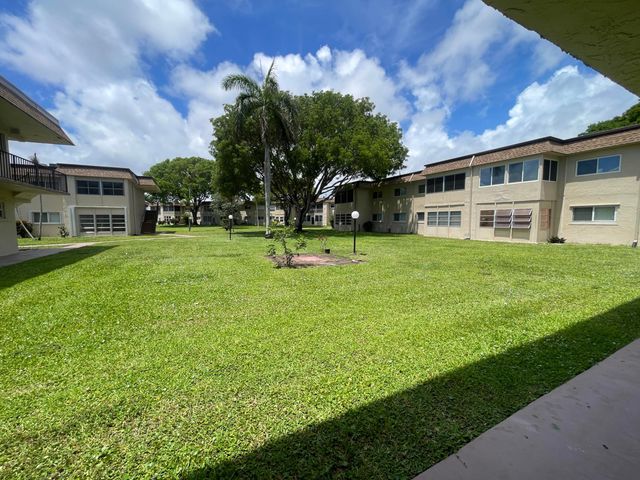 752 Lori Drive 223, Palm Springs, FL 33461