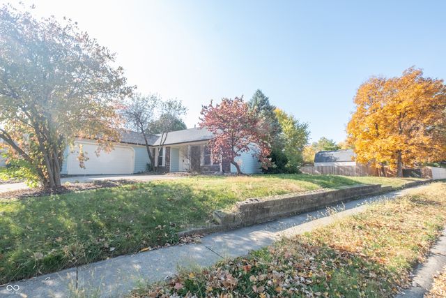 9362 Helmsdale Drive, Indianapolis, IN 46256