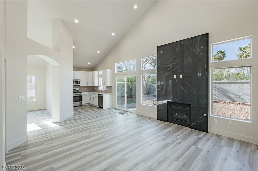 7816 Sparrowgate Avenue, Las Vegas, NV 89131 — photo 2