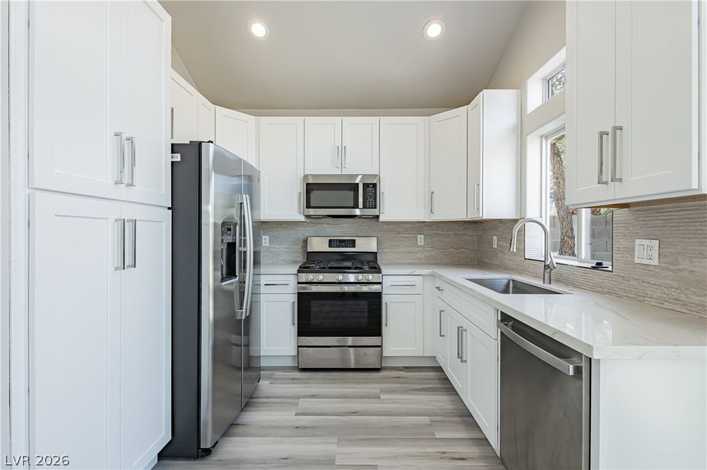 7816 Sparrowgate Avenue, Las Vegas, NV 89131 — photo 4