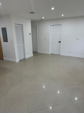 7000 TYLER Street, Hollywood, FL 33024