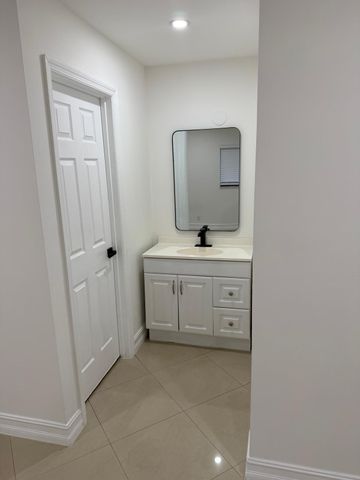 7000 TYLER Street, Hollywood, FL 33024