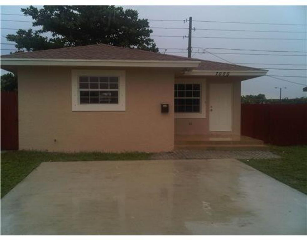 7000 TYLER Street, Hollywood, FL 33024