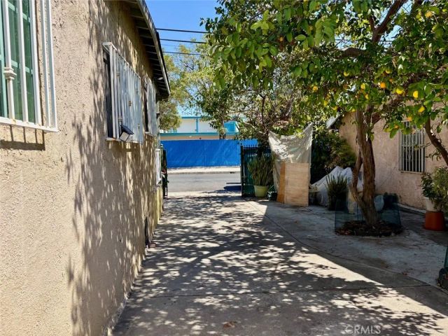 4065 Wadsworth, Los Angeles, CA 90011