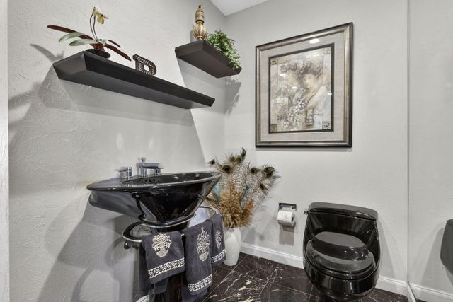 5564 Whirlaway Road, Palm Beach Gardens, FL 33418