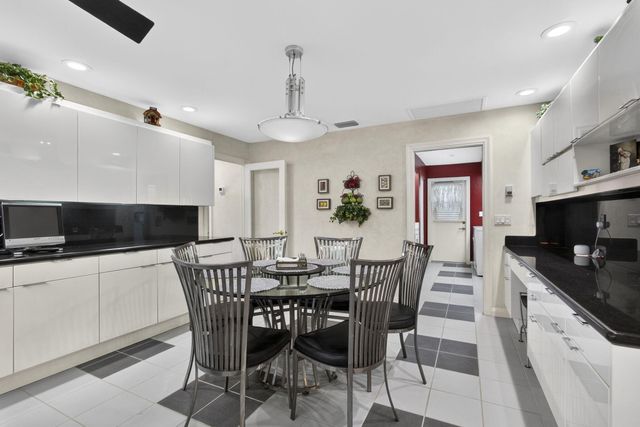 5564 Whirlaway Road, Palm Beach Gardens, FL 33418