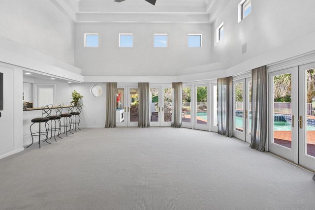 5564 Whirlaway Road, Palm Beach Gardens, FL 33418