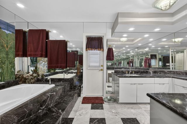 5564 Whirlaway Road, Palm Beach Gardens, FL 33418