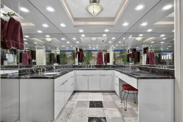 5564 Whirlaway Road, Palm Beach Gardens, FL 33418