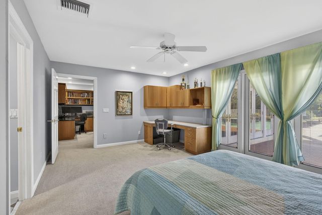 5564 Whirlaway Road, Palm Beach Gardens, FL 33418