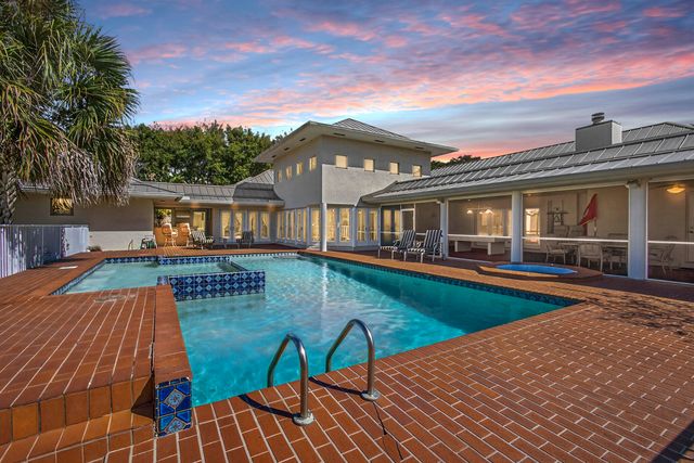 5564 Whirlaway Road, Palm Beach Gardens, FL 33418