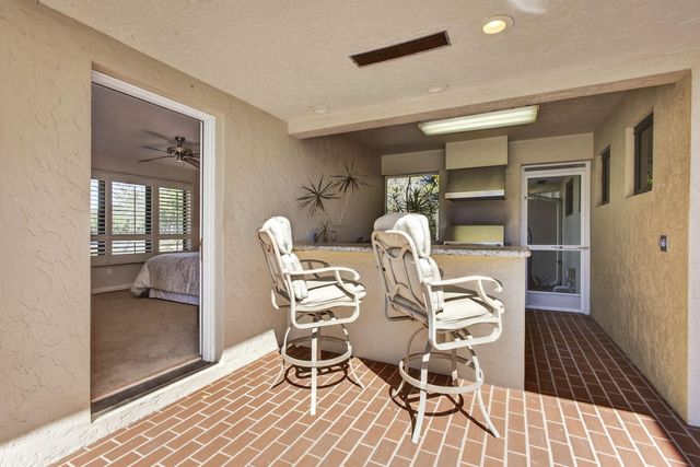 5564 Whirlaway Road, Palm Beach Gardens, FL 33418