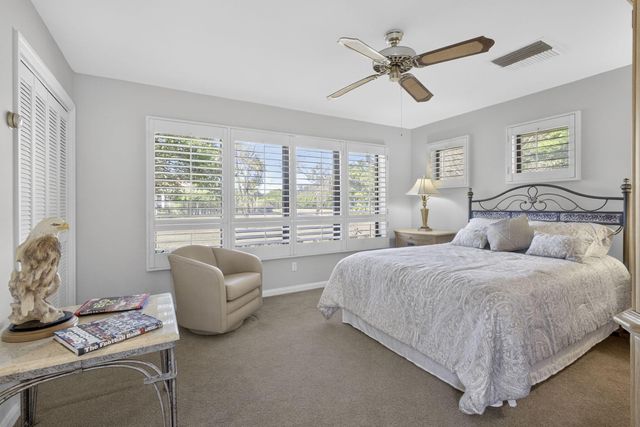 5564 Whirlaway Road, Palm Beach Gardens, FL 33418