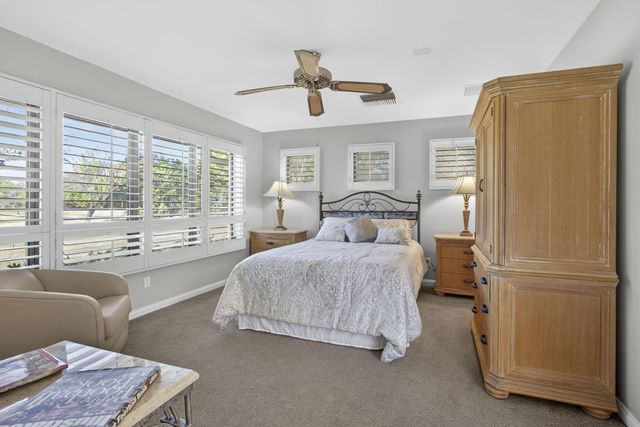 5564 Whirlaway Road, Palm Beach Gardens, FL 33418