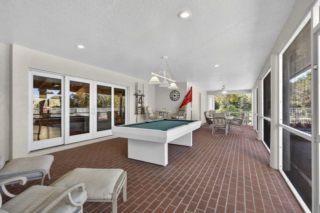 5564 Whirlaway Road, Palm Beach Gardens, FL 33418