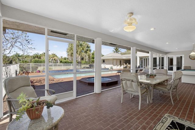 5564 Whirlaway Road, Palm Beach Gardens, FL 33418